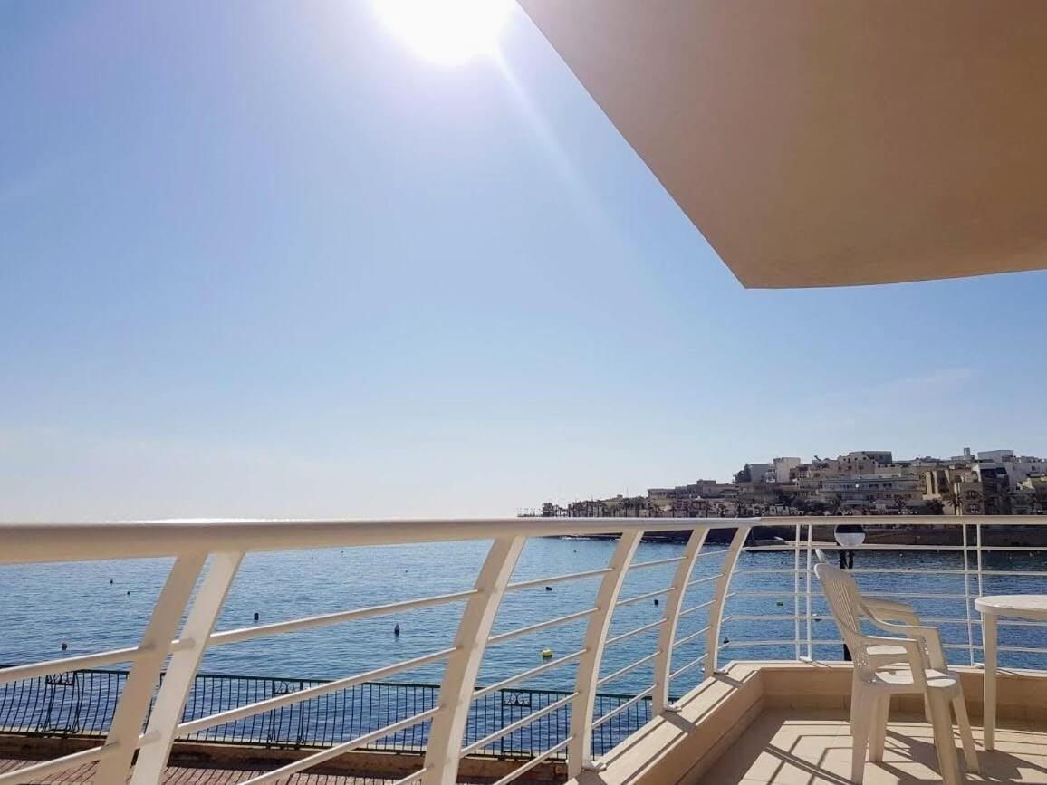 Riviera Holiday Apartments - Seafront - Wifi Marsaskala Oda fotoğraf
