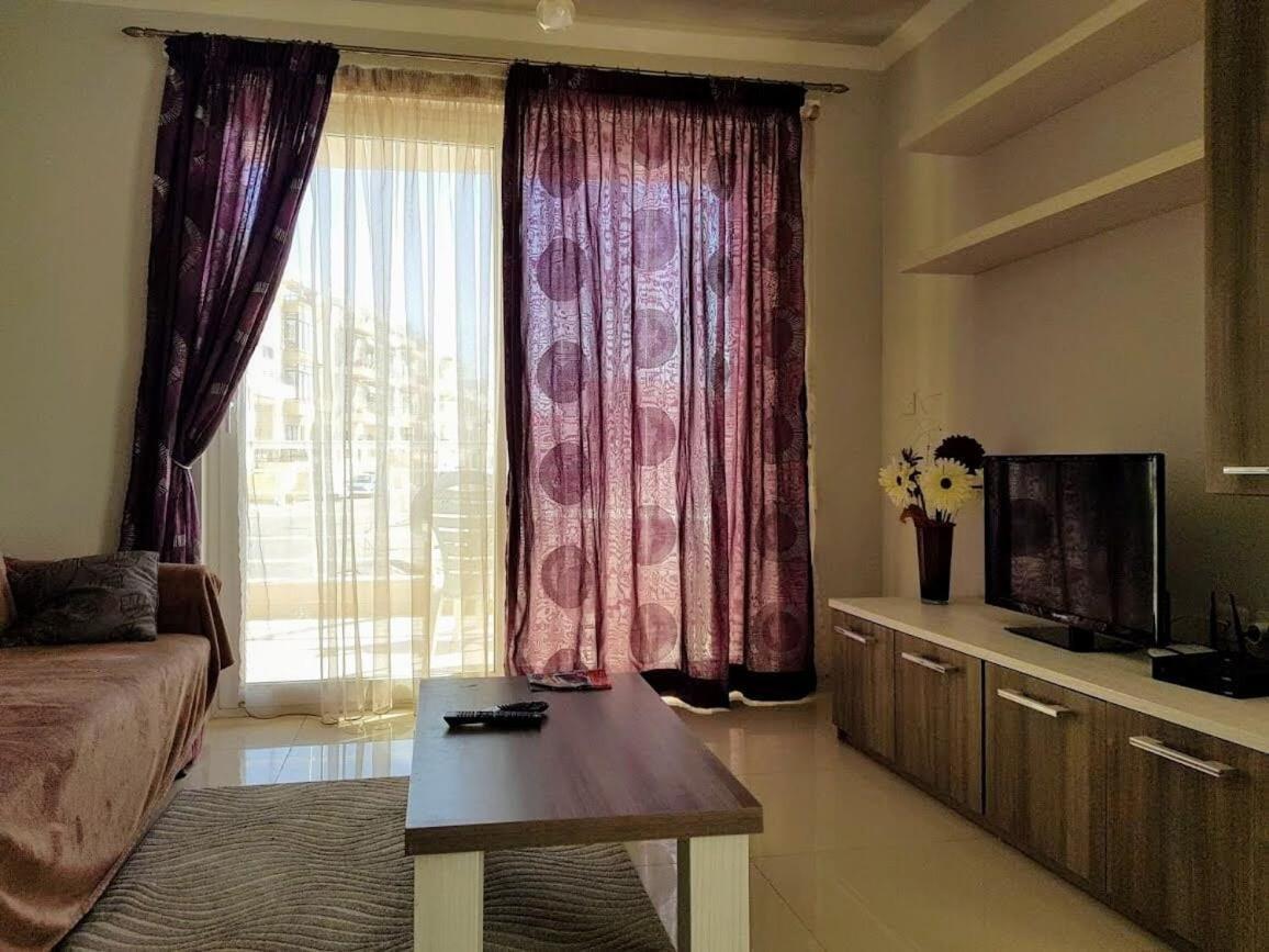 Riviera Holiday Apartments - Seafront - Wifi Marsaskala Oda fotoğraf