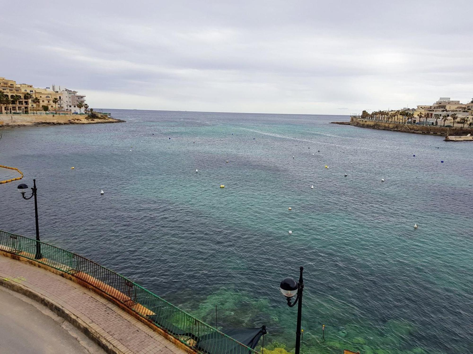 Riviera Holiday Apartments - Seafront - Wifi Marsaskala Oda fotoğraf